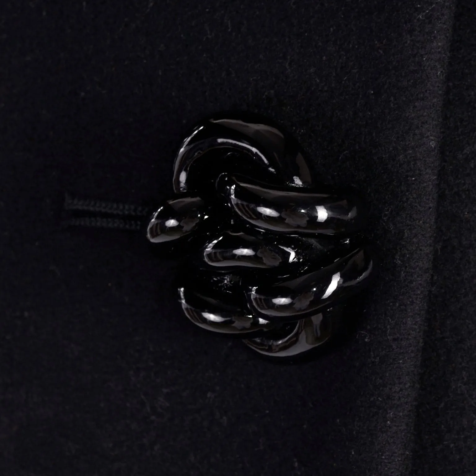 Alexander McQueen Black Wool Sculptured Capelet Jacket The Horn of Plenty Runway 2009