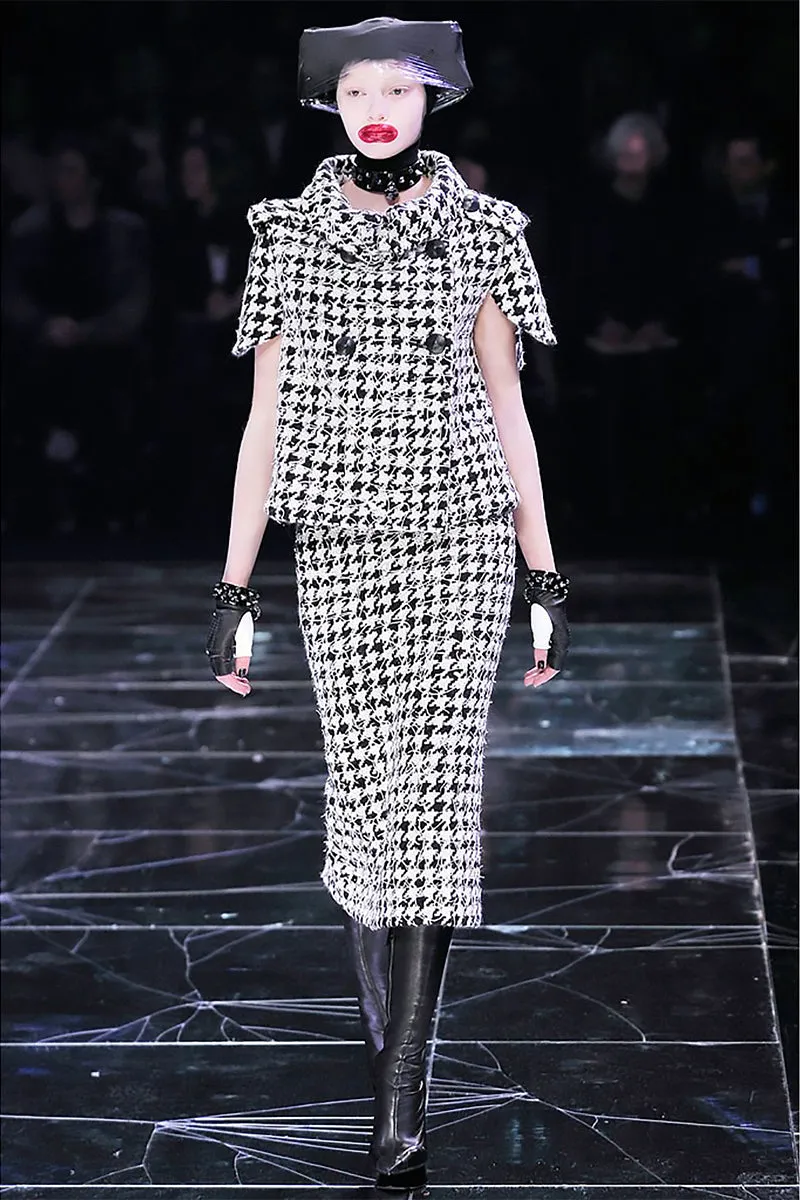 Alexander McQueen Black Wool Sculptured Capelet Jacket The Horn of Plenty Runway 2009