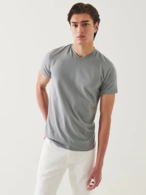 Patrick Assaraf Pima Cotton Stretch V-Neck T-Shirt in Seafoam