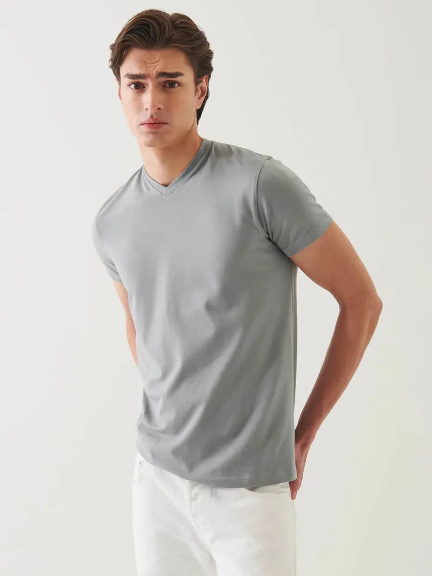 Patrick Assaraf Pima Cotton Stretch V-Neck T-Shirt in Seafoam